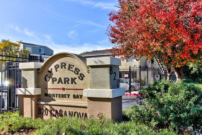 Building Photo - Great One Bedroom Condo in Monterey