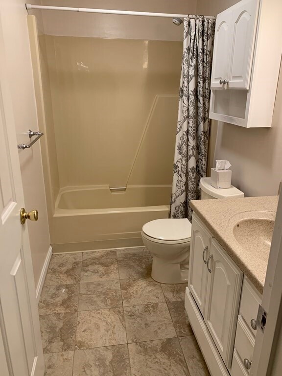 Building Photo - 100 Cass Ave