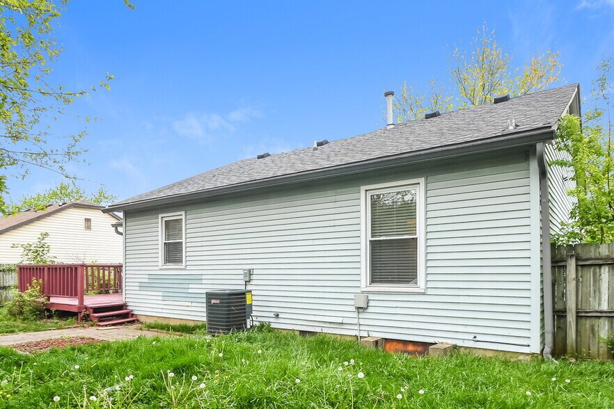 Building Photo - 4511 Tucson Dr