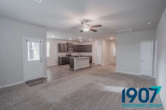 Building Photo - Stunning Modern 3-Bedroom Home in Newcastl...
