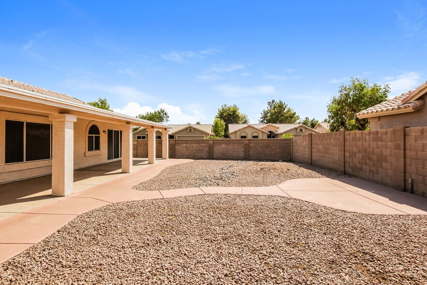 Building Photo - 6402 W Potter Dr