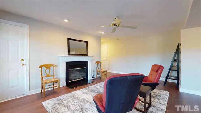 Building Photo - 329 Glen Echo Ln