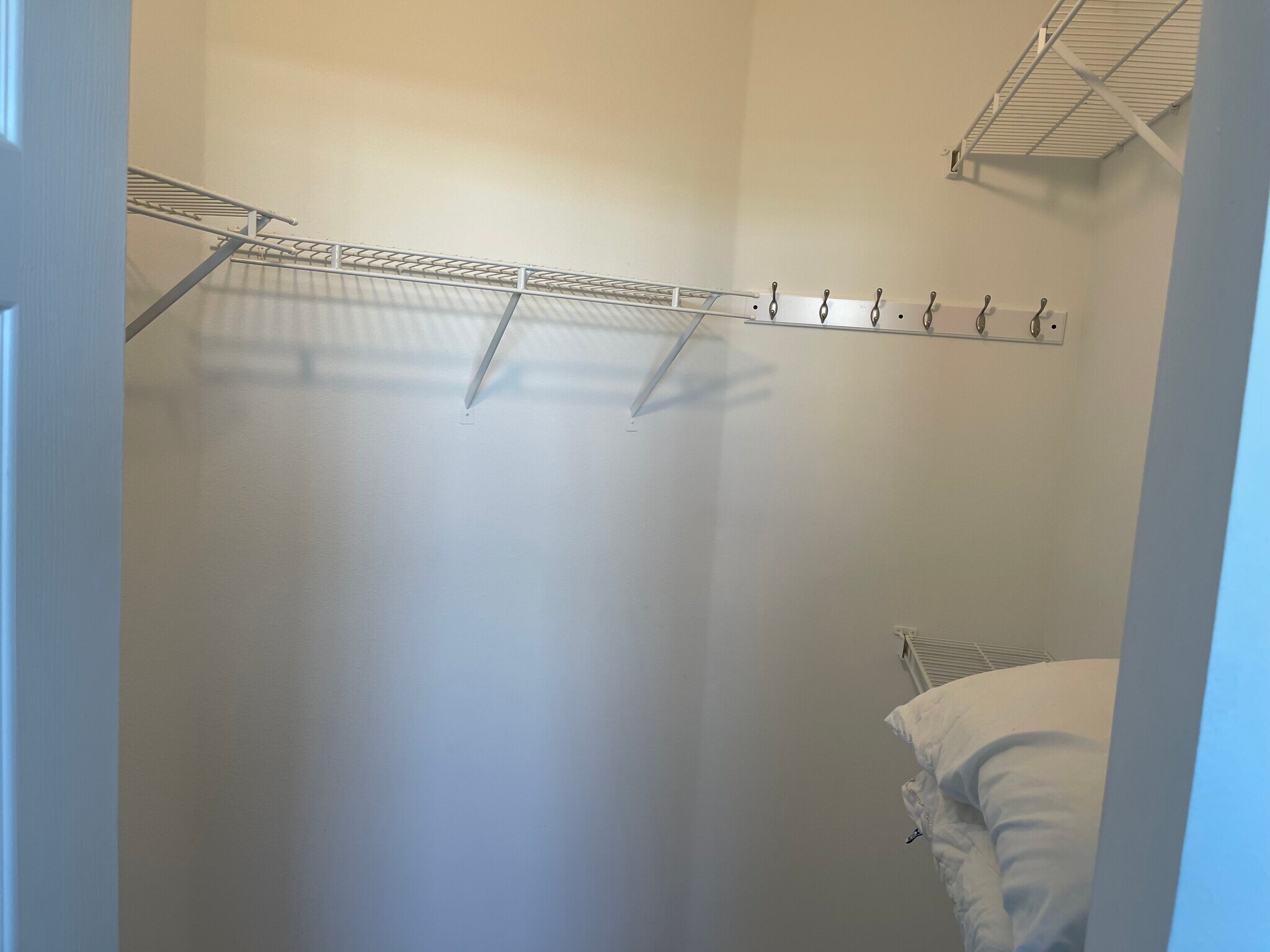 Building Photo - 3594 S Ocean Blvd