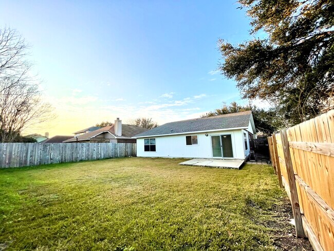 Building Photo - 9503 Dalewood Dr