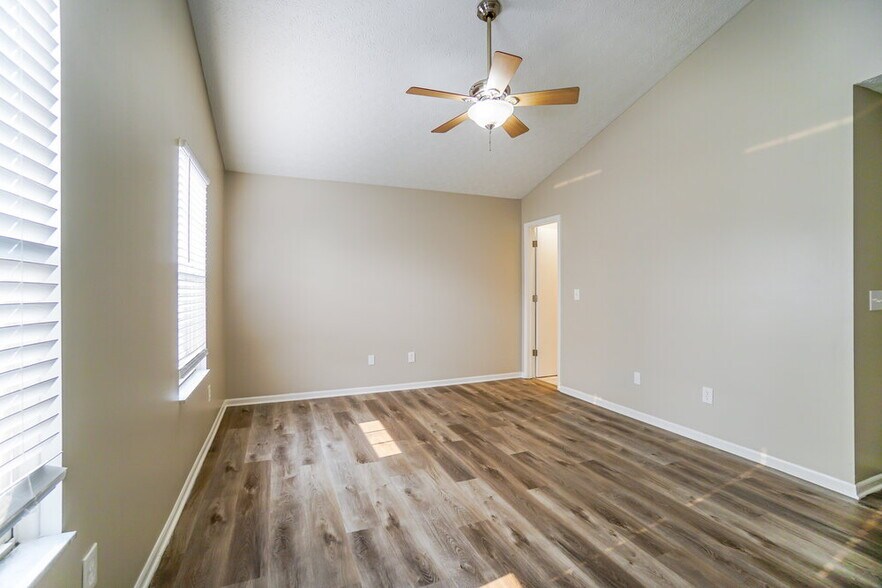 Building Photo - 810 Sumter St