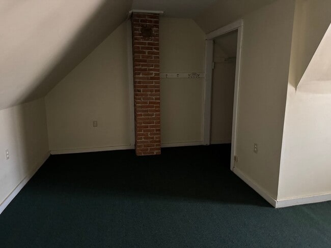 Building Photo - 135 Loomis St