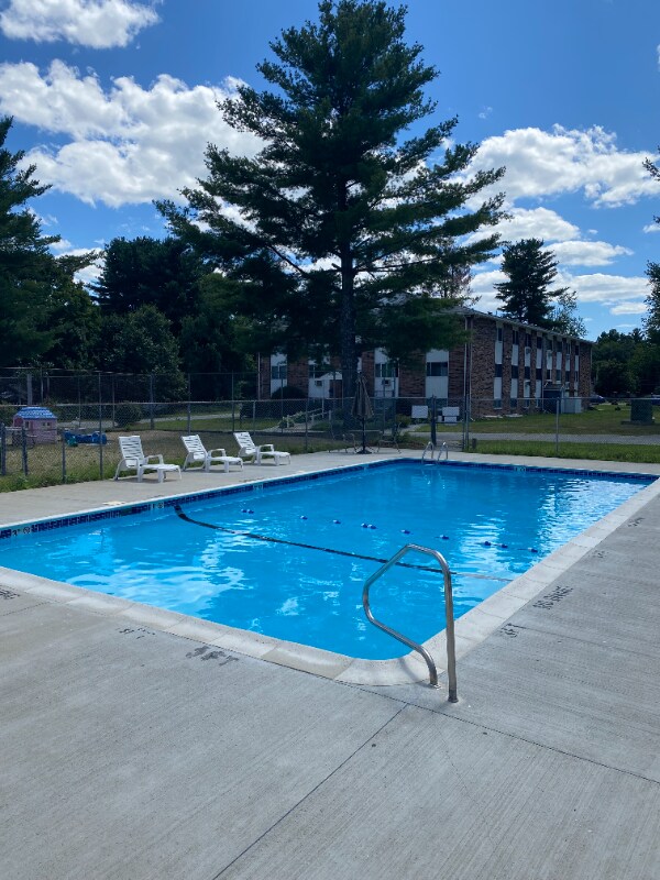 Building Photo - 5 Turnpike Rd