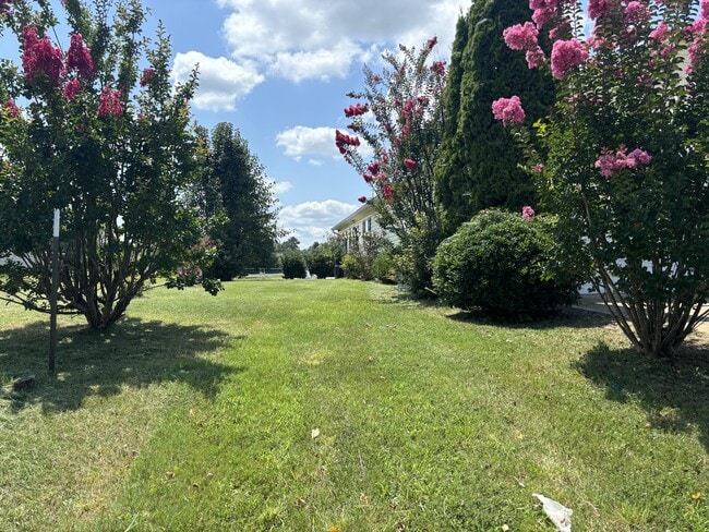 Building Photo - 110 Fox Haven Ln