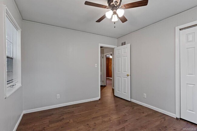 Building Photo - 1221 Belmont St