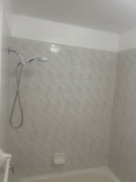 Building Photo - 335 Claremont Ave