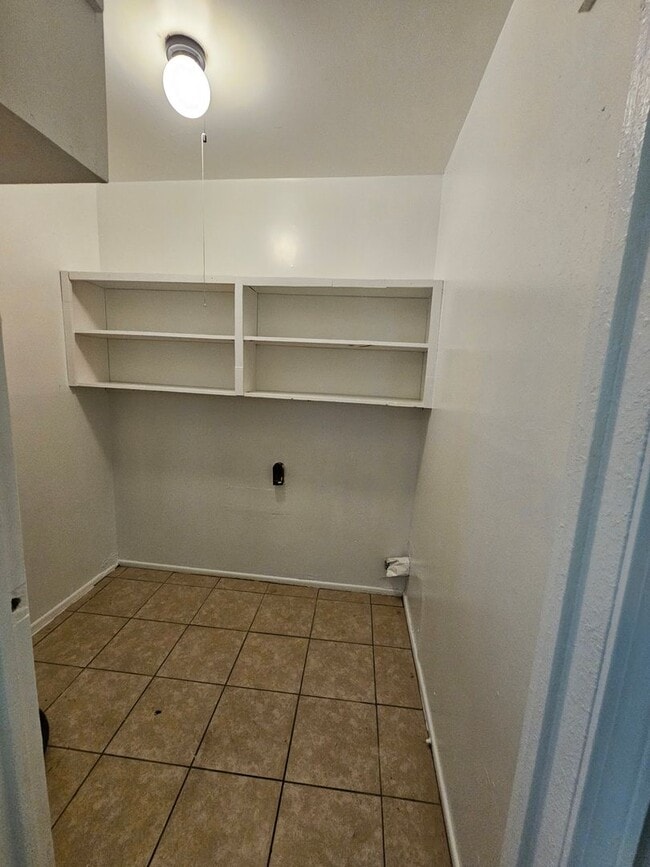 Building Photo - Moss Point 2 Bedroom