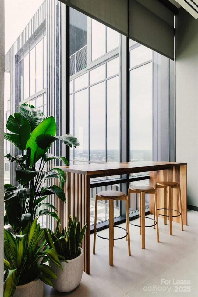 Building Photo - 2161 Hawkins St