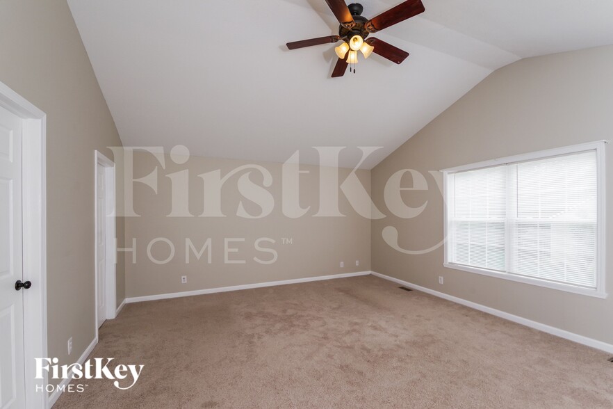 Building Photo - 944 Breaside Ln