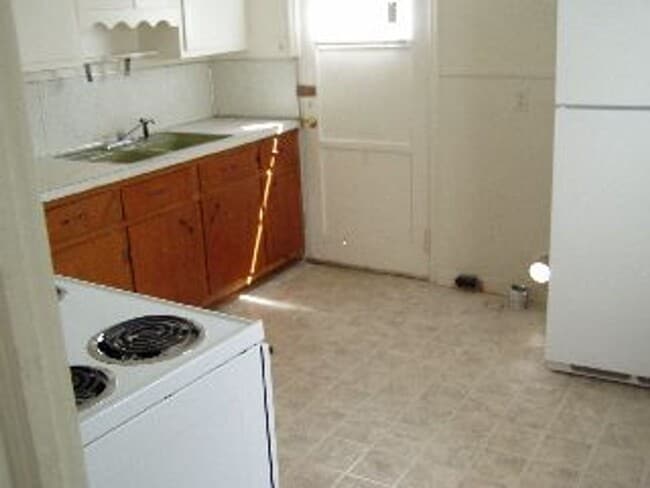 Building Photo - One Story House off Thomas Road