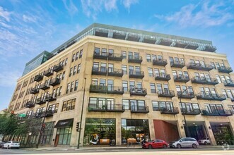 Building Photo - 1645 W Ogden Ave