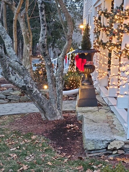 Building Photo - 4 Perrin Rd