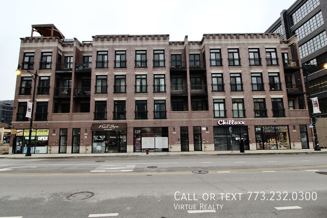 Building Photo - Fulton Market Condo-Quality 3 bedroom 2 ba...