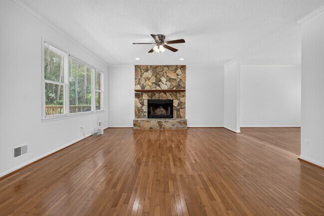 Building Photo - Beautiful home in Spring Valley