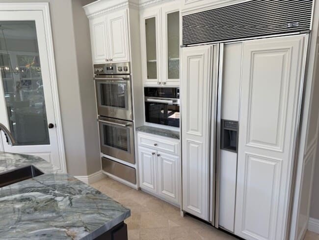 Building Photo - Luxury Two-Story 4BD/4.5BA Home, Located i...