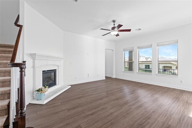 Building Photo - 4009 Benetton Way