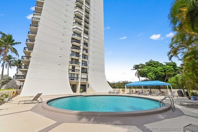 Building Photo - 2400 Presidential Way