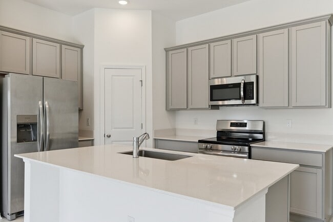 Building Photo - 3921 Willowbrook Drive