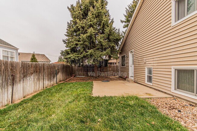 Building Photo - 18747 E Carmel Cir