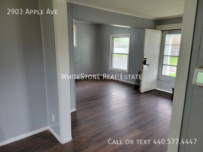 Building Photo - 2903 Apple Ave