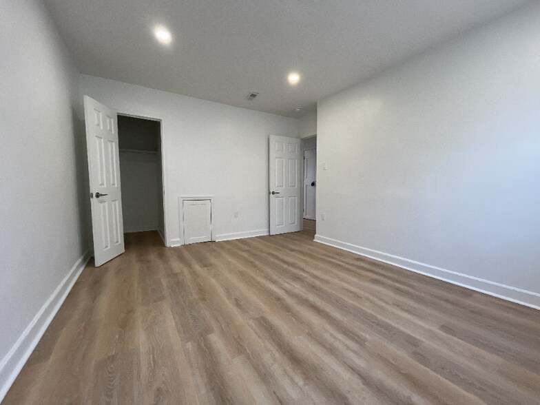 Building Photo - 6411 Malvern Ave