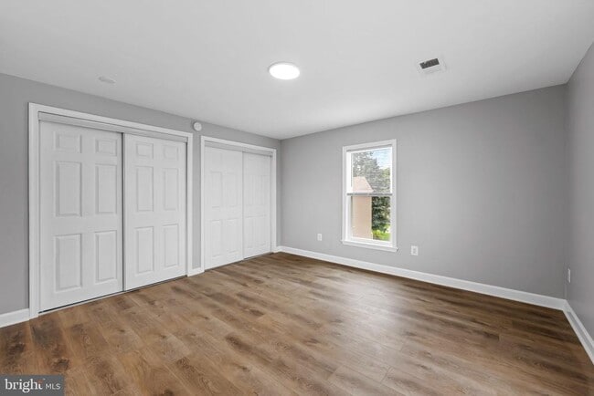 Building Photo - 1520 Dorchester Ave