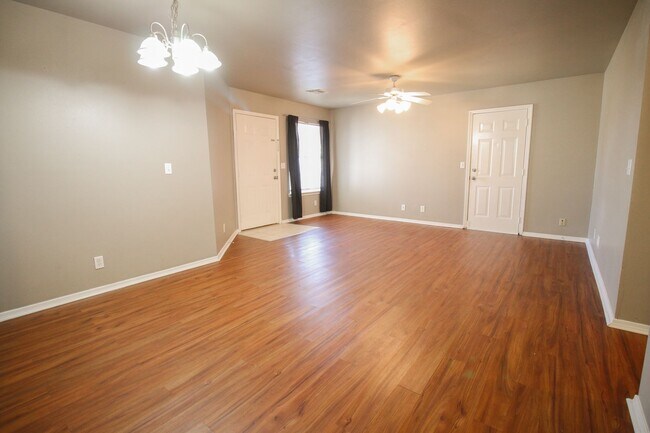 Building Photo - 3 Bed 2 Bath Rental Home in Tulsa