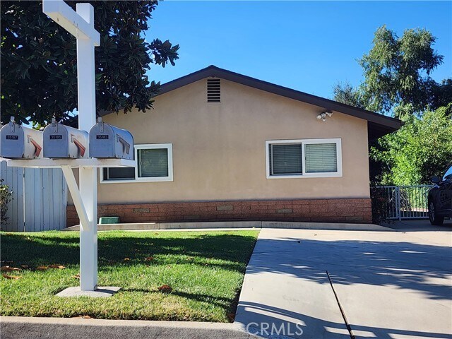 Primary Photo - 35187 Ave C