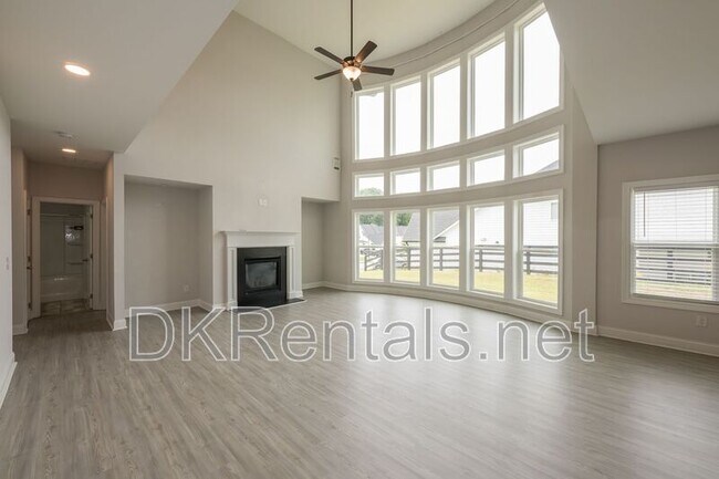 Building Photo - 508 Blackberry Ln