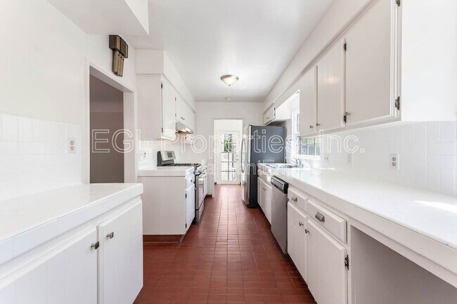 Building Photo - 1612 N Genesee Ave