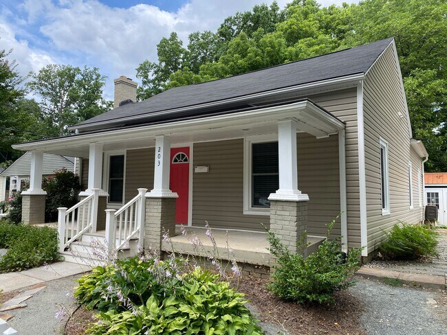 Building Photo - 203 Shawnee St