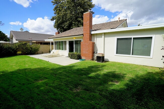 Building Photo - Old Orchard I Home for Rent in Valencia!