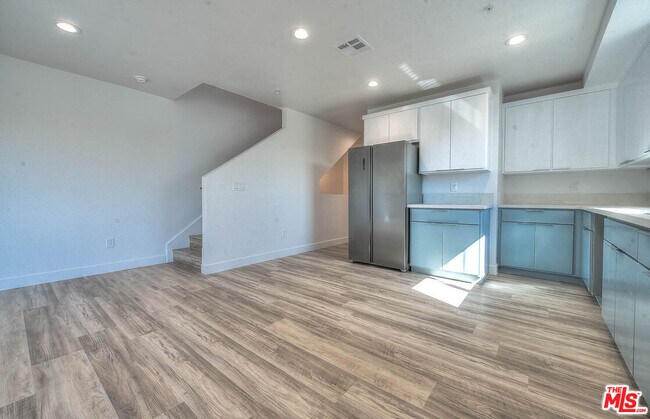 Building Photo - 4308 Normandie Ave