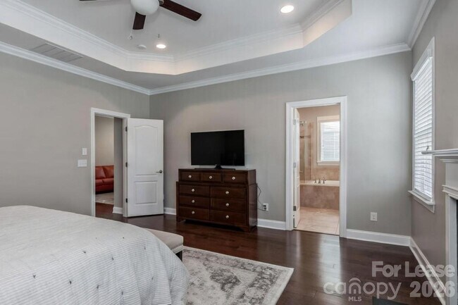 Building Photo - 10524 Royal Winchester Dr