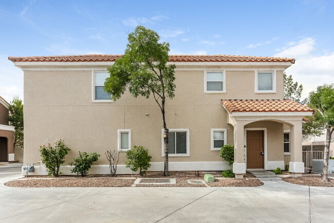 Building Photo - 1449 Morro Creek St