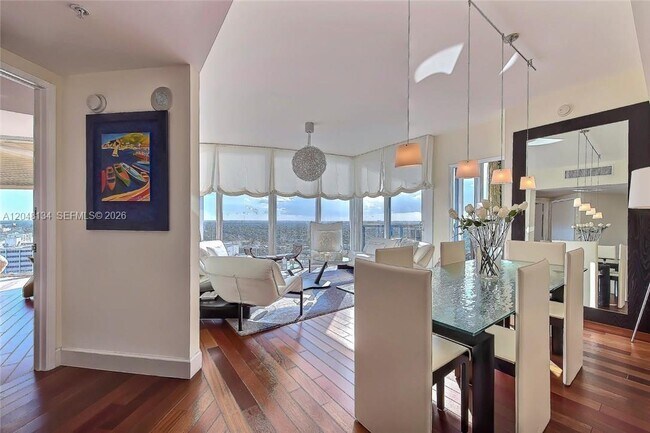 Building Photo - 333 Las Olas Way
