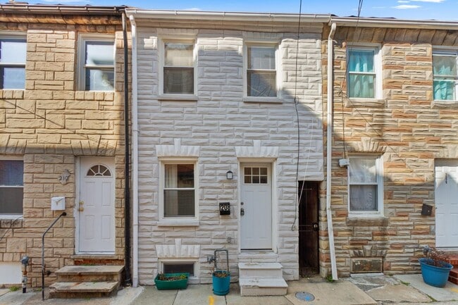 Building Photo - 208 S Durham St