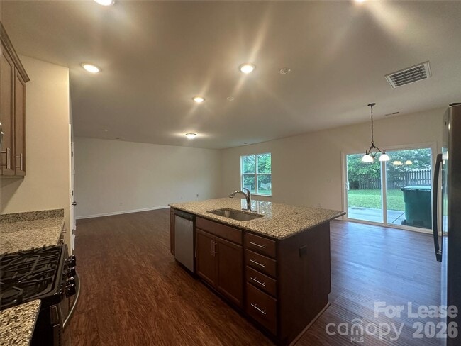 Building Photo - 6020 Hampstead Pond Ln