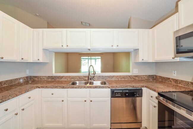 Building Photo - 2857 Aragon Terrace