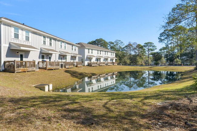 Building Photo - 45 Sandhill Pines Dr