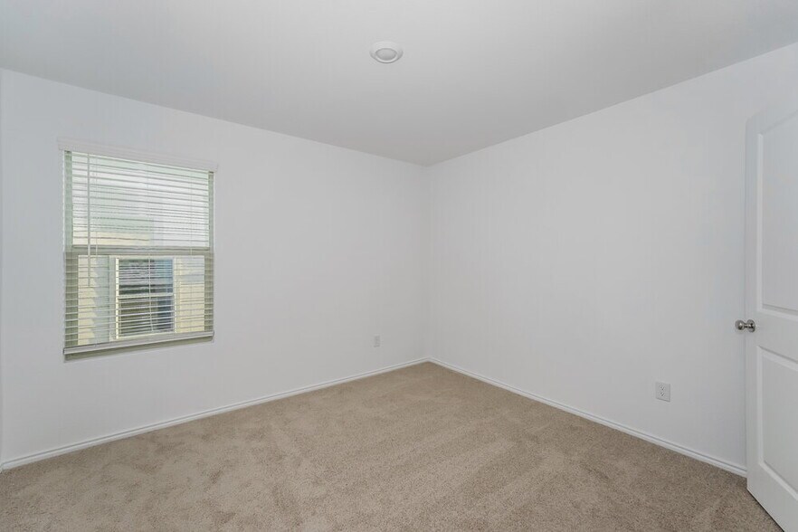 Building Photo - 8413 High Robin Ave