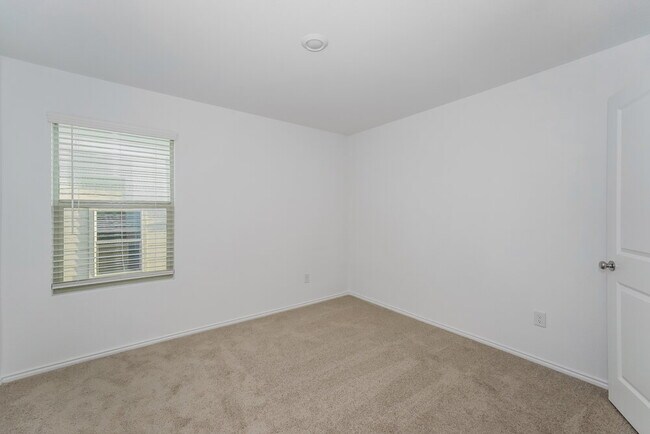 Building Photo - 8413 High Robin Ave