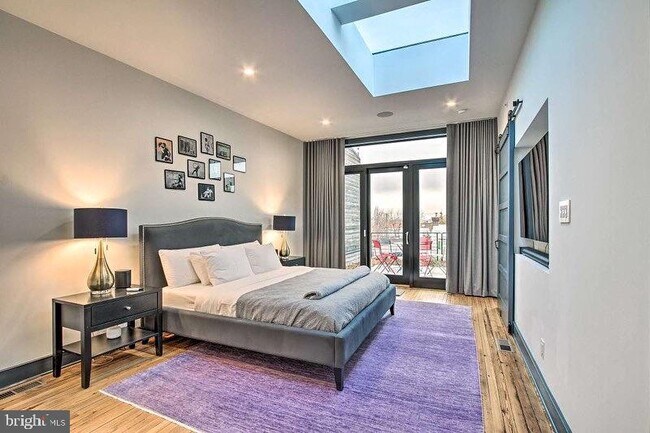 Building Photo - 2128 E Firth St