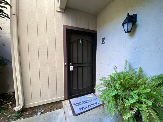 Building Photo - Spacious 2 Bedroom/ 2 Bath in the Highly Desired Tropical Setting of Windsong Cove Community of C...