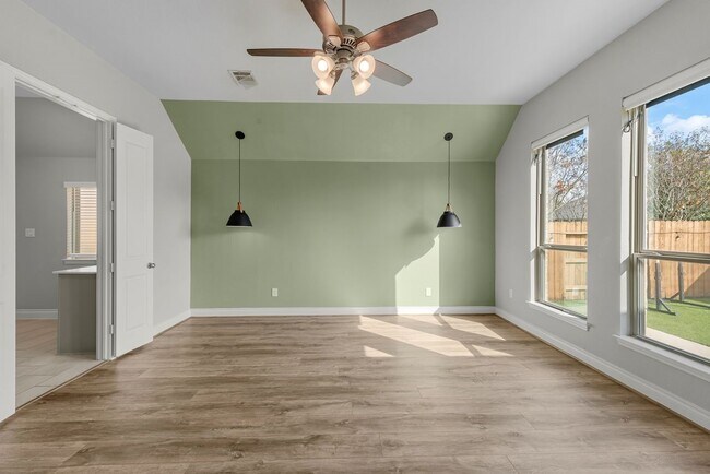 Building Photo - 4014 Emerson Cove Dr