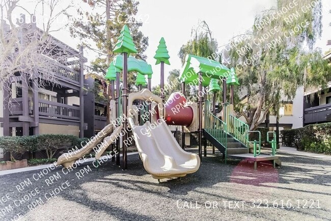 Building Photo - 8650 Gulana Ave